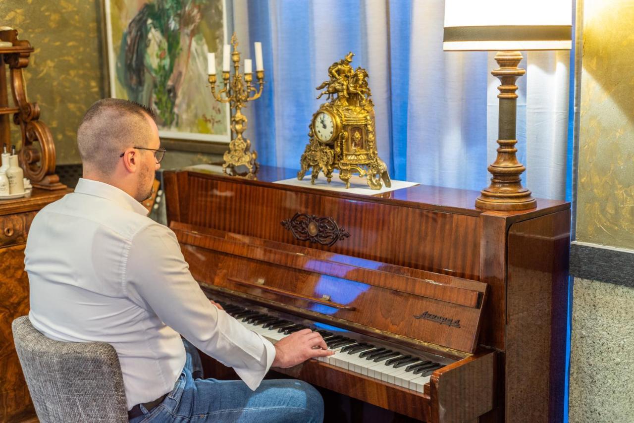 Vila Opera Vrnjačka Banja Exteriör bild